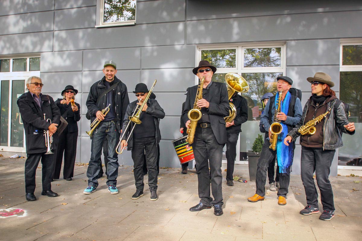 We'll come united: Array