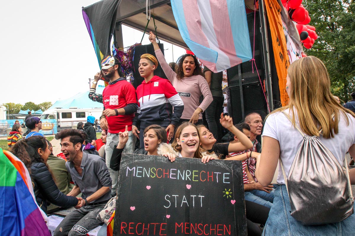 We'll come united: Array