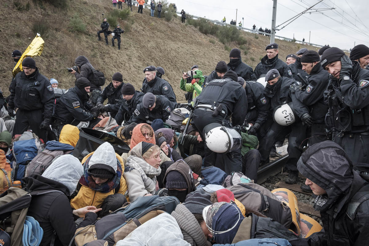 Ende Gelände - Räumung Schienenblockade: 