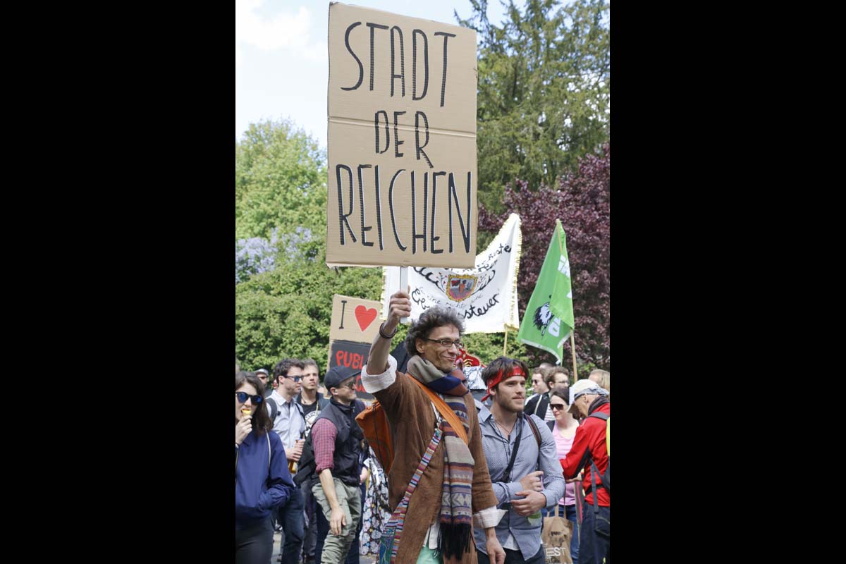 Grunewaldemo gegen Spekulanten und Reichtum: 