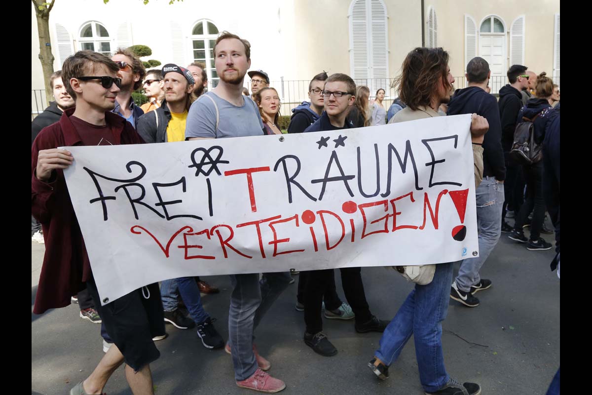 Grunewaldemo gegen Spekulanten und Reichtum: 
