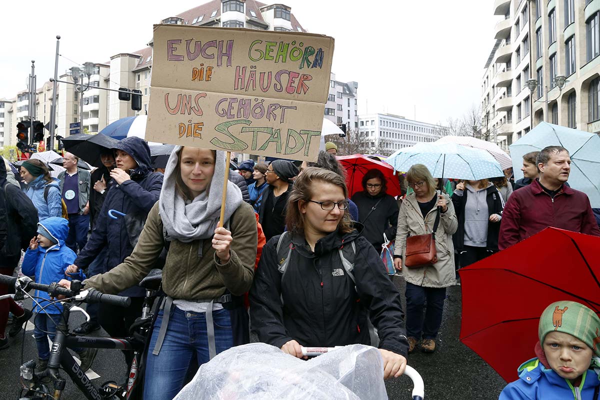 Grossdemonstration gegen hohe Mieten: Array