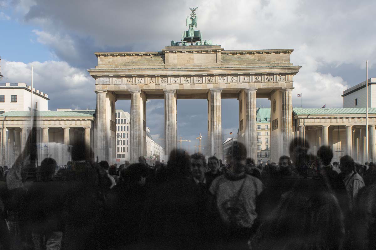 The Berlin Wall - is gone as long as it existed: Array