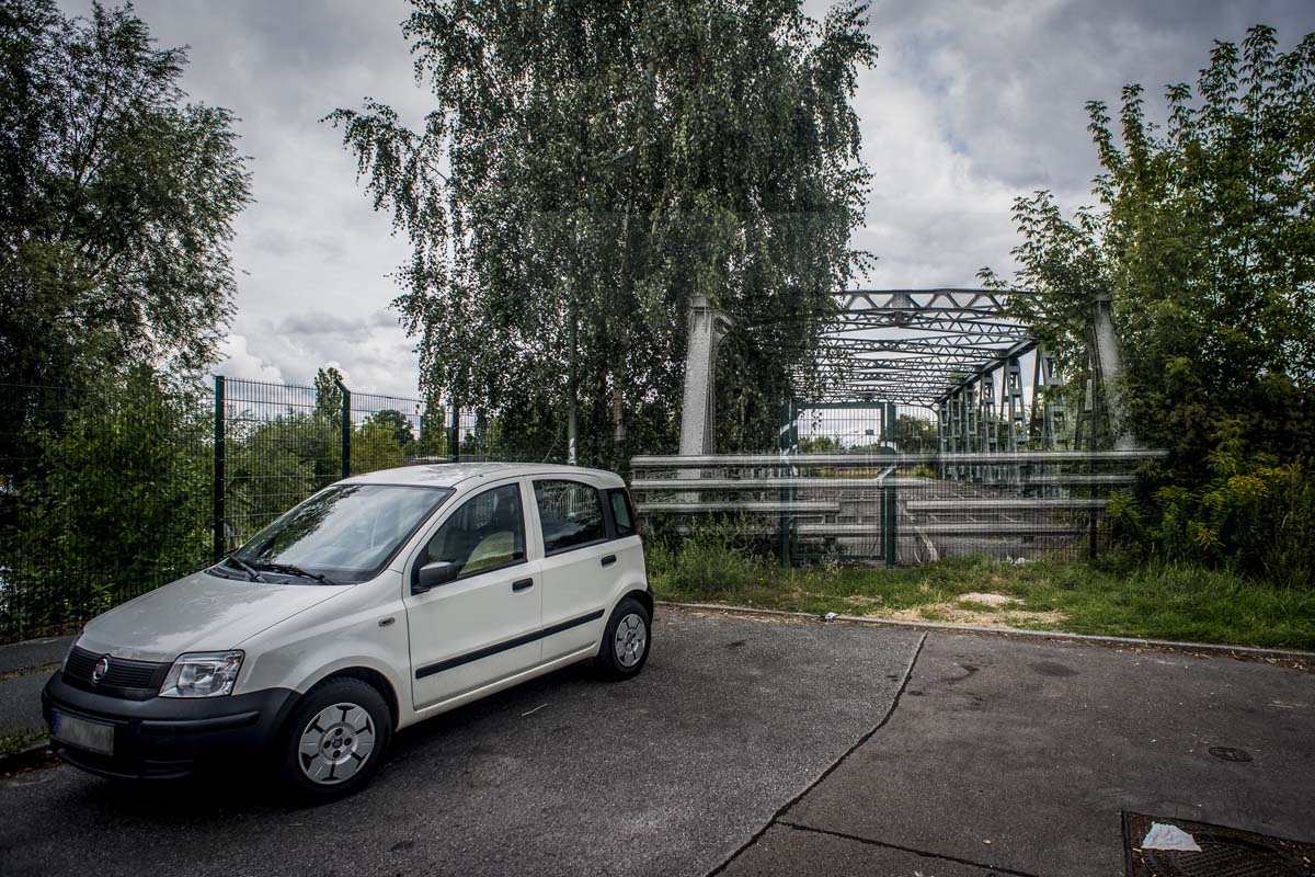 The Berlin Wall - is gone as long as it existed: Array
