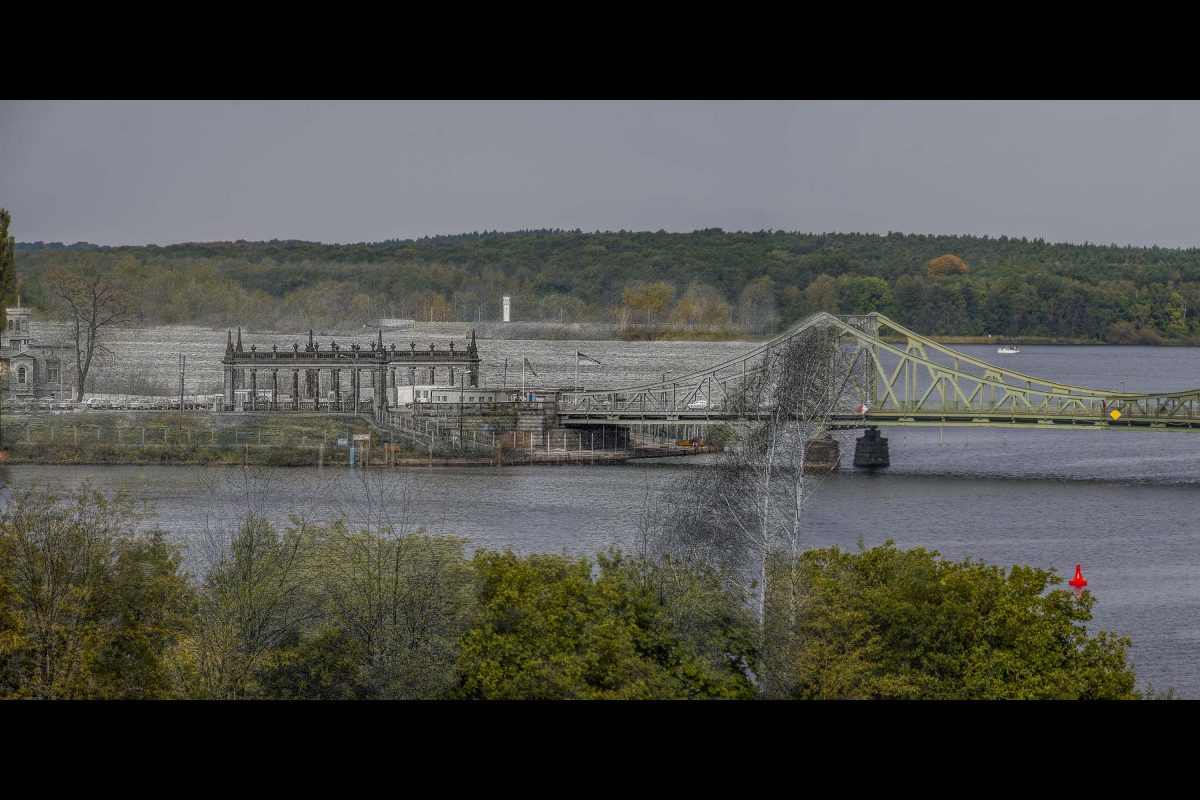 The Berlin Wall - is gone as long as it existed: Array