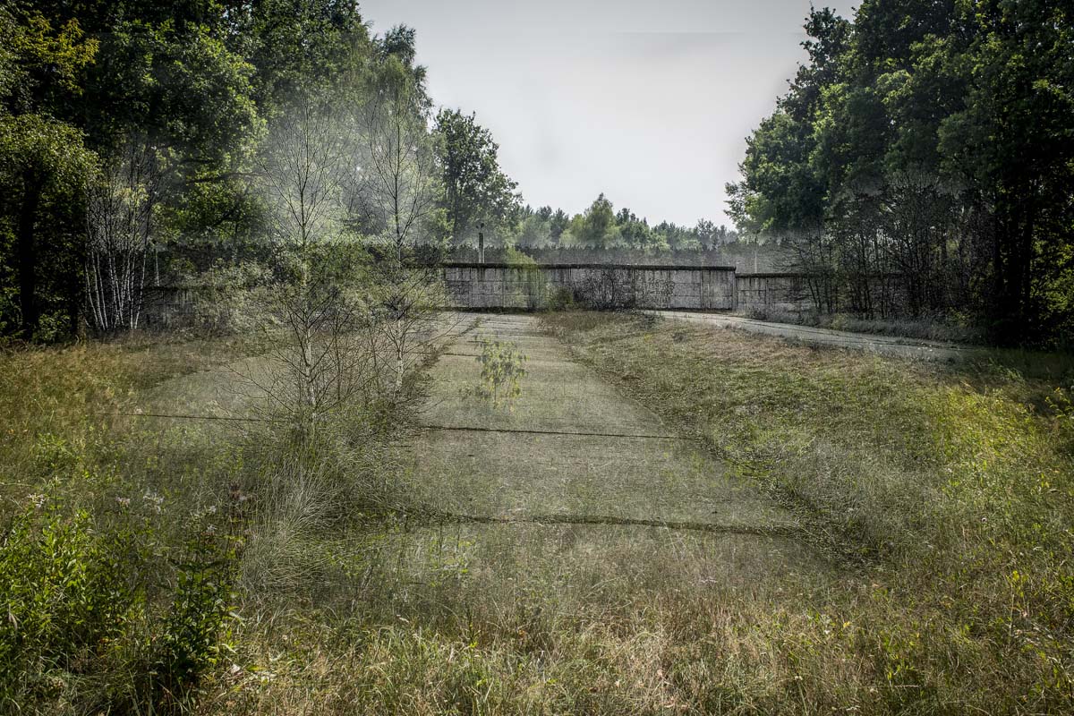 The Berlin Wall - is gone as long as it existed: Array