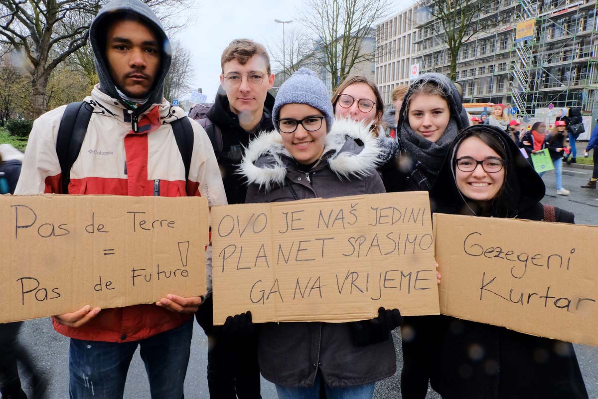 Fridays for Future: Array