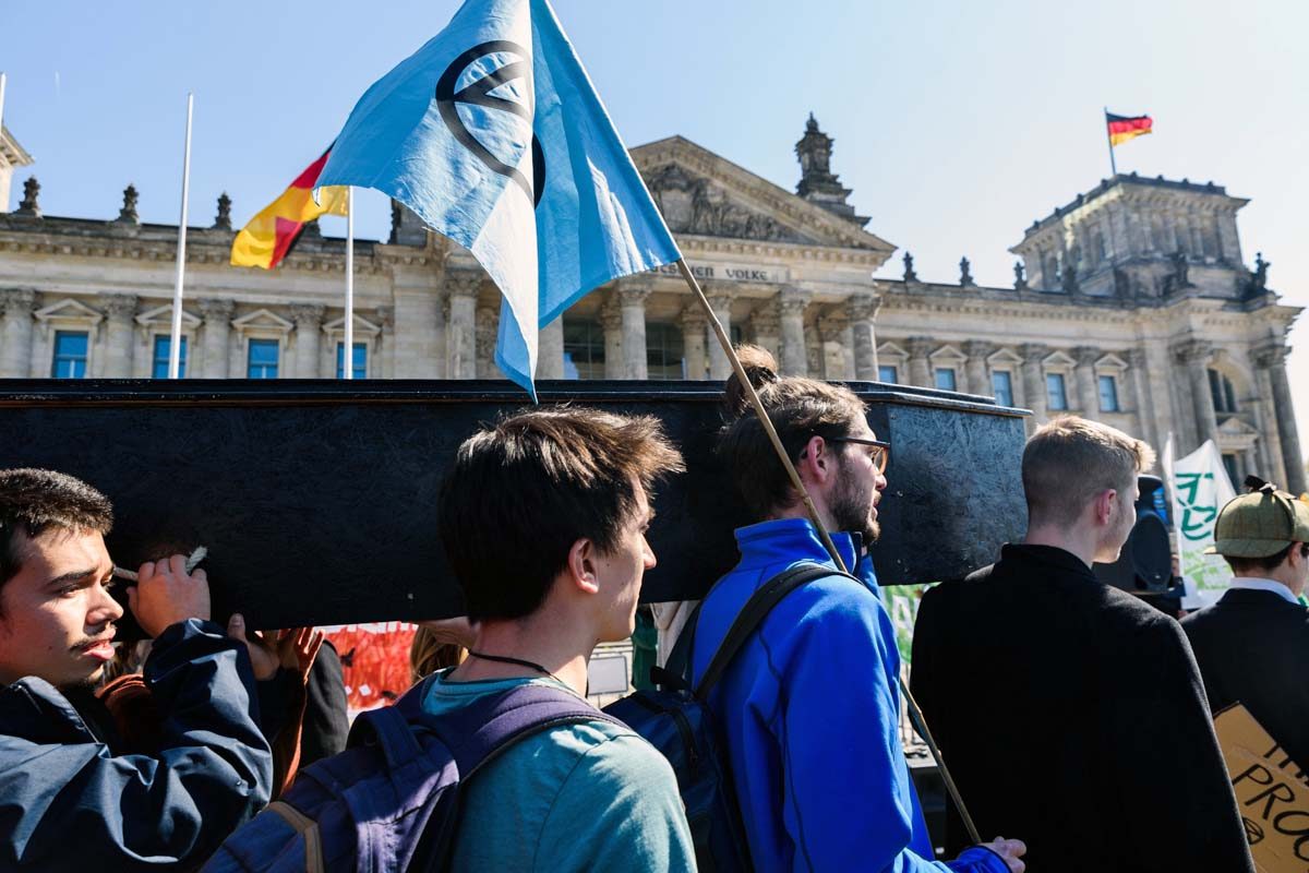 Extinction Rebellion Aktion in Berlin: Array