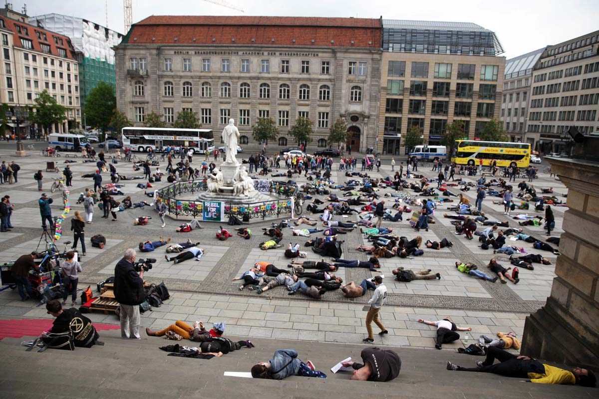 Extinction Rebellion Berlin, Massen Die-In 27. April 2019: Array