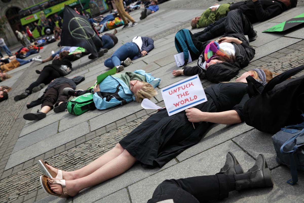 Extinction Rebellion Berlin, Massen Die-In 27. April 2019: Array