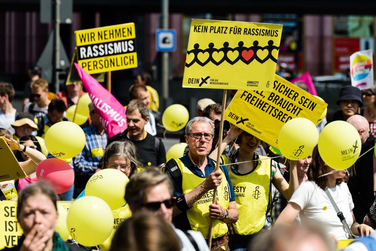 Großdemo in Berlin gegen Nationalismus: Array