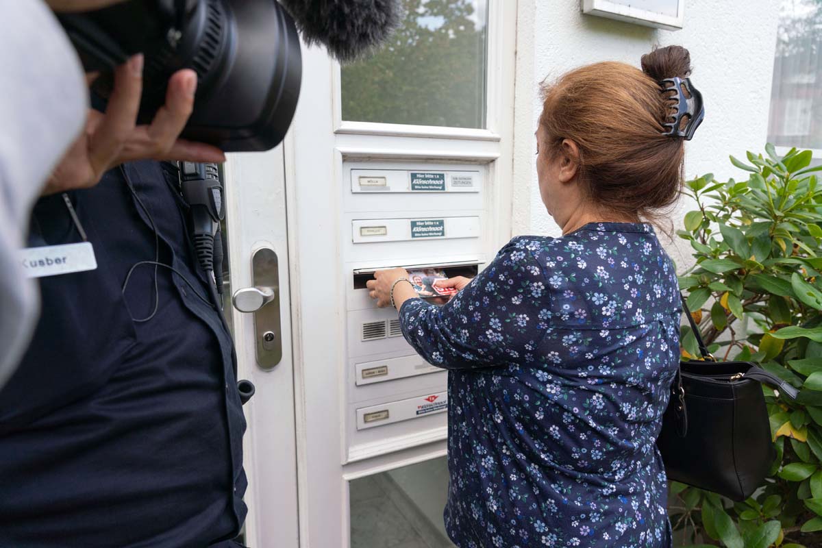 08.08.2019 Delegation aus Berlin während einer Kundgebung gegen die Immobilienfirma Bauwerk in Hamburg: 
