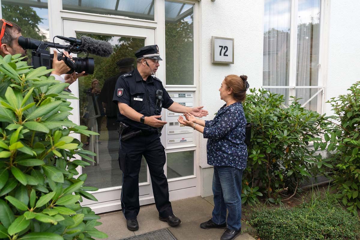 08.08.2019 Delegation aus Berlin während einer Kundgebung gegen die Immobilienfirma Bauwerk in Hamburg: 