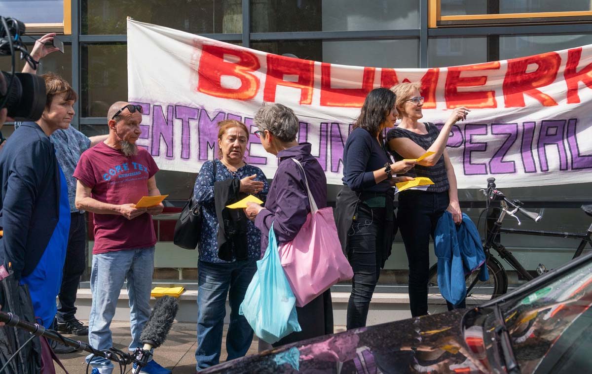 08.08.2019 Delegation aus Berlin während einer Kundgebung gegen die Immobilienfirma Bauwerk in Hamburg: 