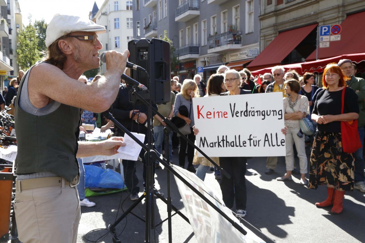 Protest gegen möglichen Aldi-Auszug aus der Markthalle Neun in Berlin-Kreuzberg: Array