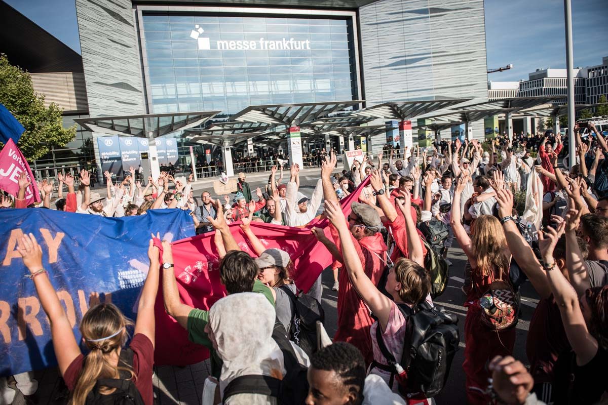 Blockade und Proteste der IAA in Frankfurt von Sand Im Getriebe: Array