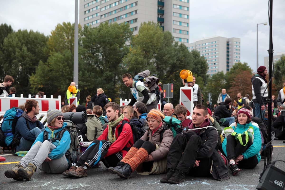 Extinction Rebellion - Aufstand gegen das Aussterben - Räumung Mühlendammbrücke: Array