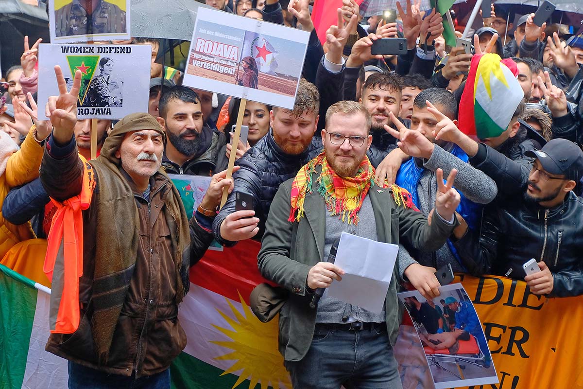 Solidaritätsdemonstration mit Rojava: Array