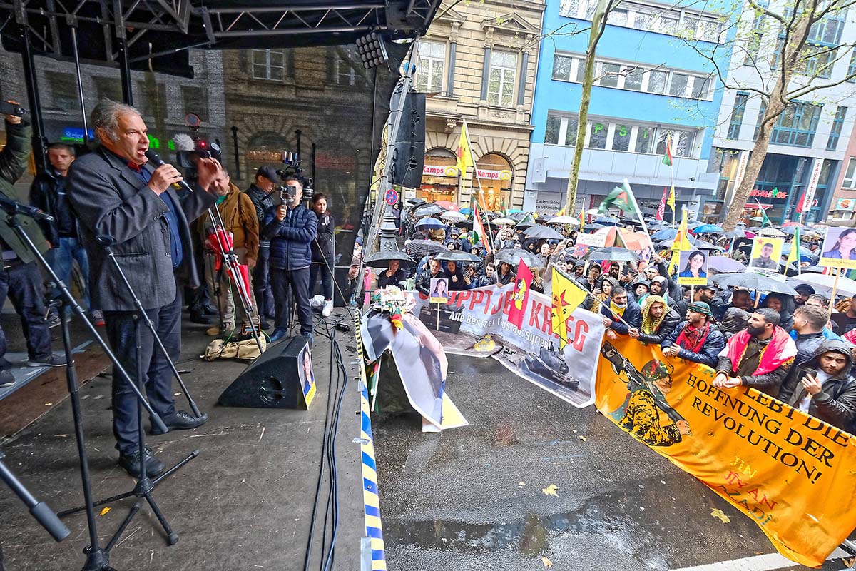 Solidaritätsdemonstration mit Rojava: Array