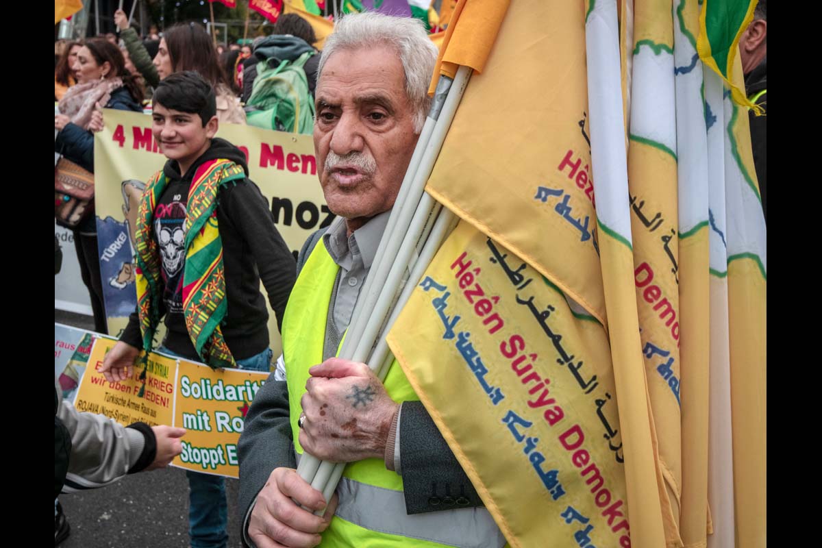 Kurden protestieren in Berlin: Array