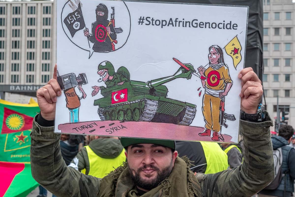 Kurden protestieren in Berlin: Array