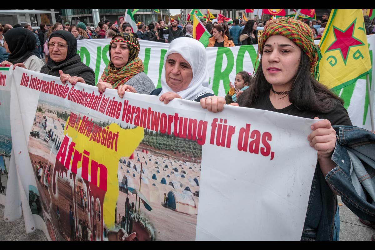 Kurden protestieren in Berlin: Array