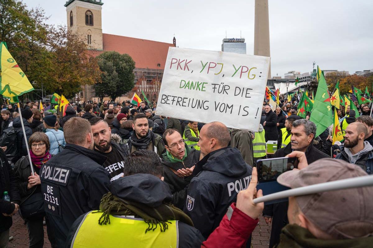 02.11.2019, Welt-Rojava Tag in Berlin: 