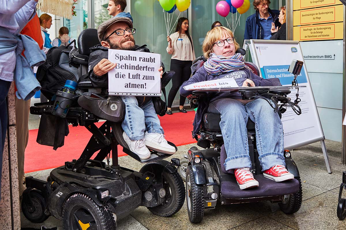 Protest gegen das Reha- und Intensivpflegegesetz: Array