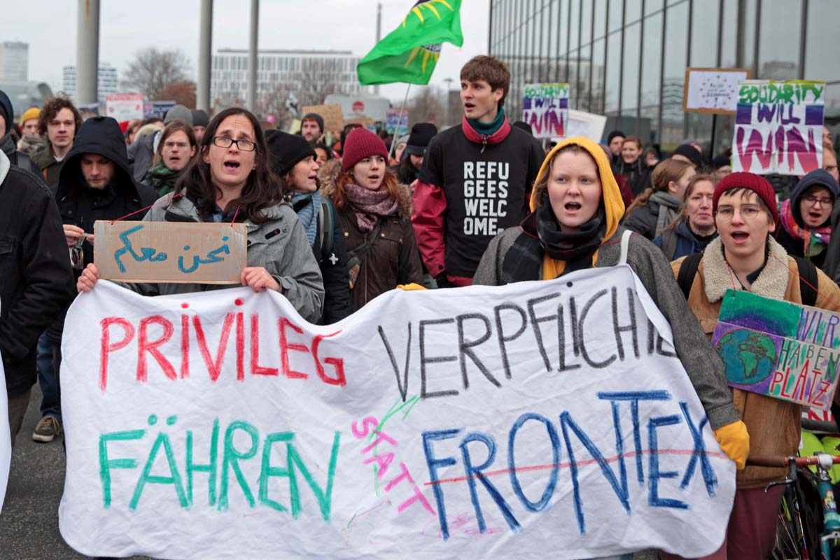DEMO Europe, don't kill! Open the borders! Wir haben Platz! Berlin 07.03.2020: Array