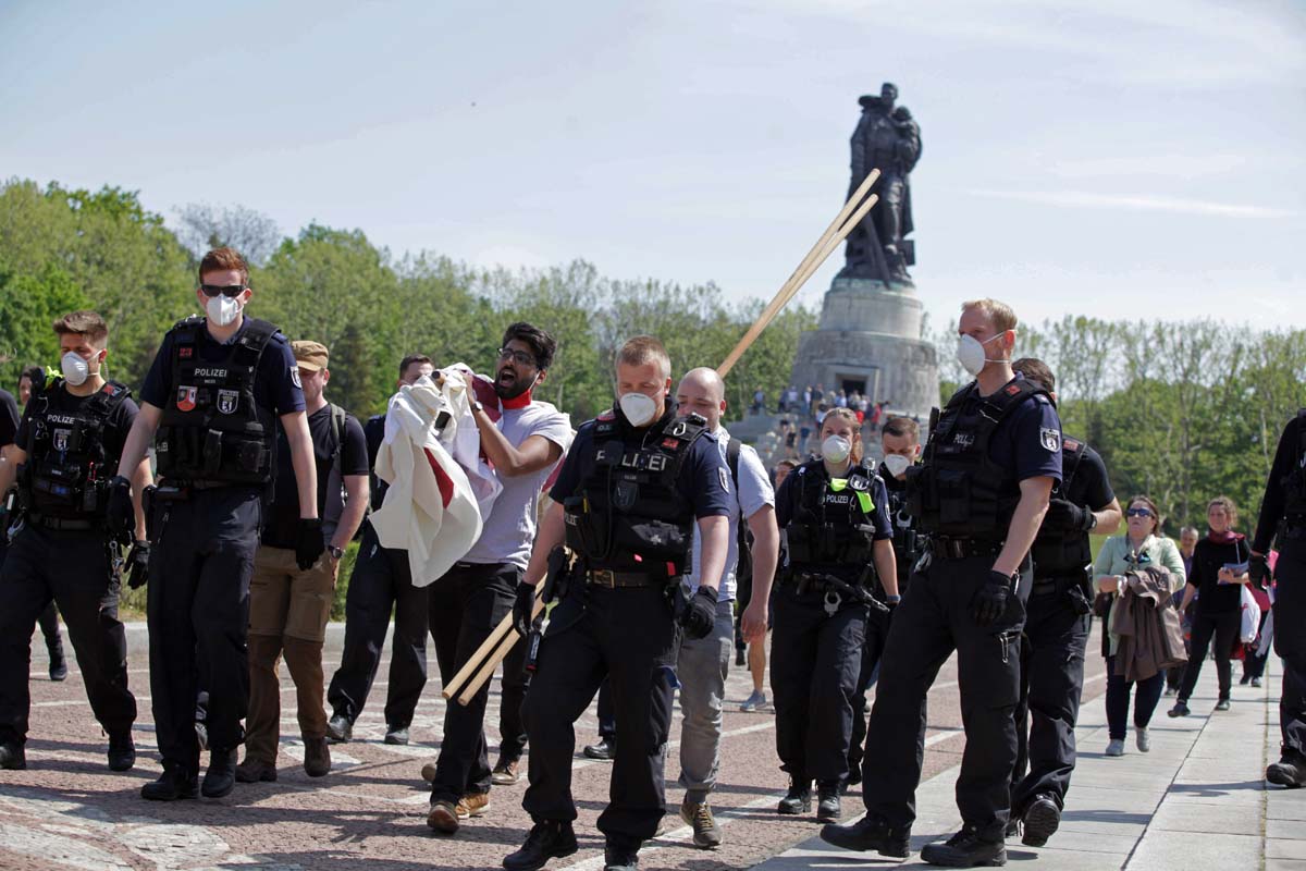 8. Mai 2020  75. Jahrestag der Befreiung vom Nationalsozialismus im Treptower Park: Array