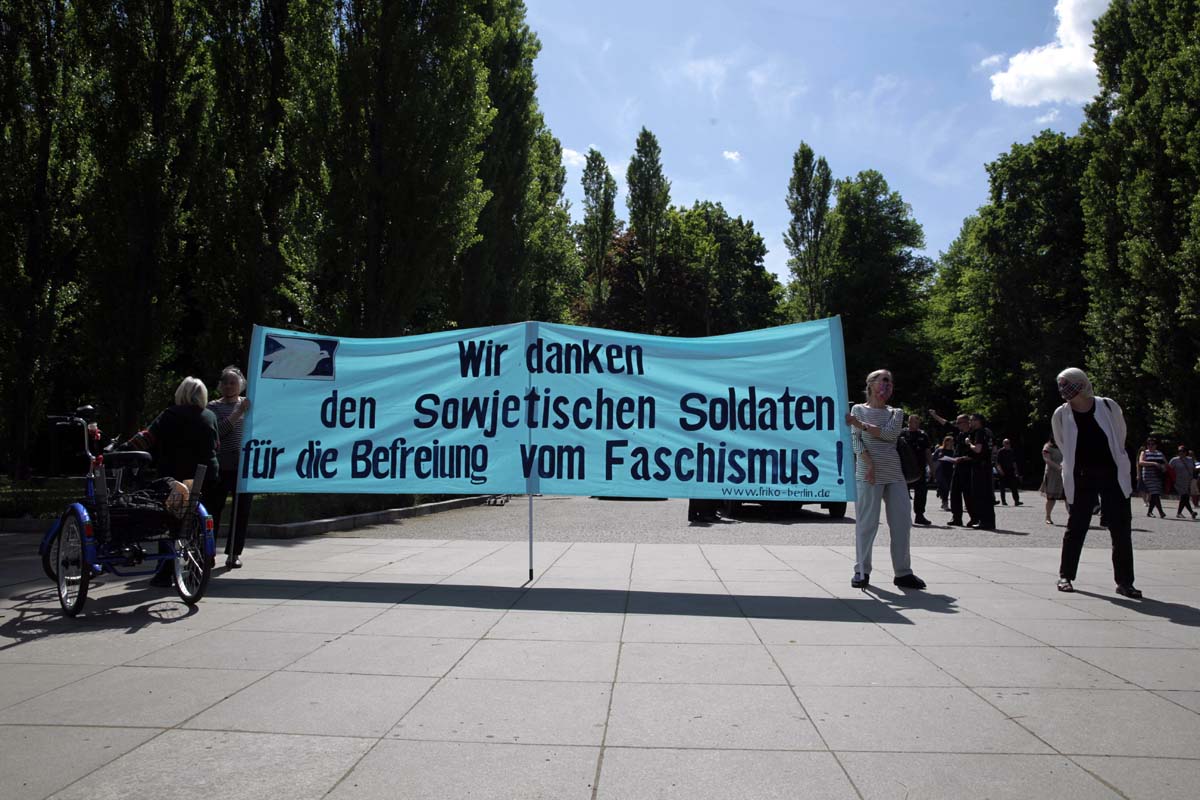 9. Mai 2020  75. Jahrestag der Befreiung vom Nationalsozialismus im Treptower Park: Array