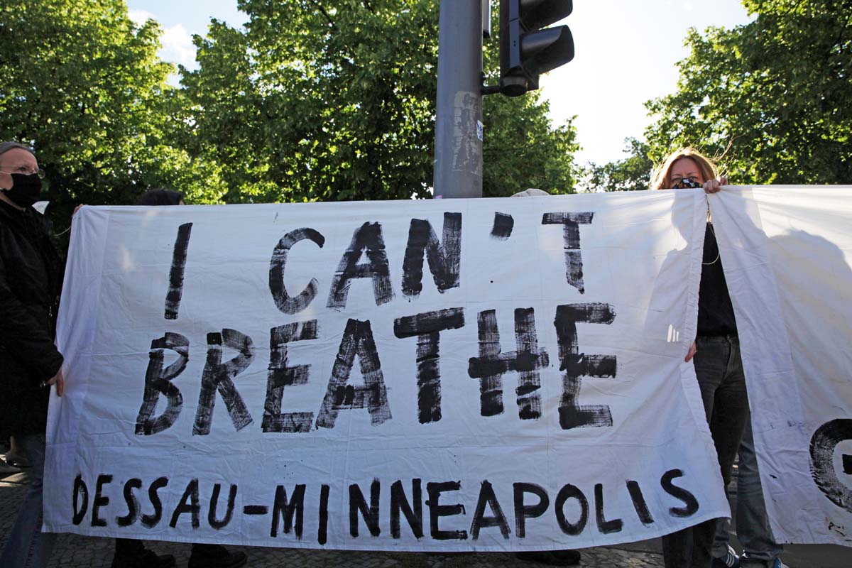 Gerechtigkeit fu¨r George Floyd! Gegen rassistische Polizeigewalt! Berlin 30.05.2020: Array