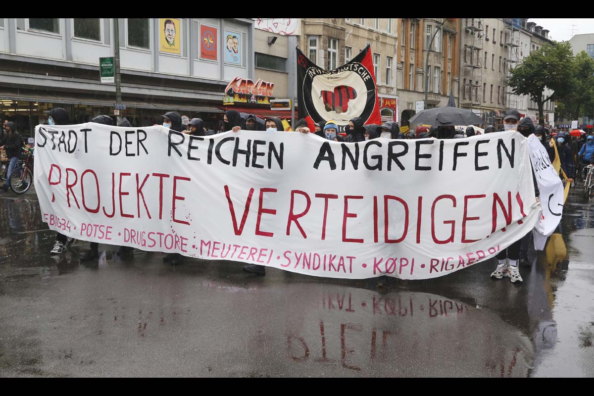 Demo gegen Mietenwahnsinn: Array