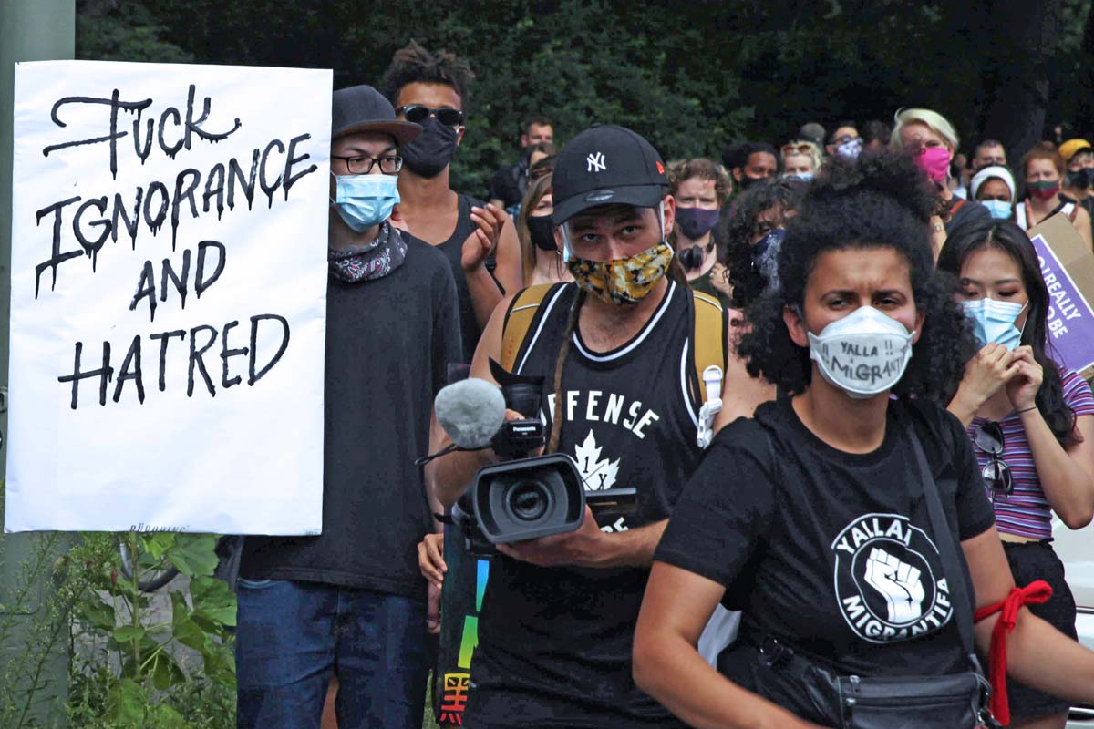 Deutschland hat ein #Rassismusproblem - Aktionswochenende gegen Polizeigewalt, Berlin Juli 2020: Array