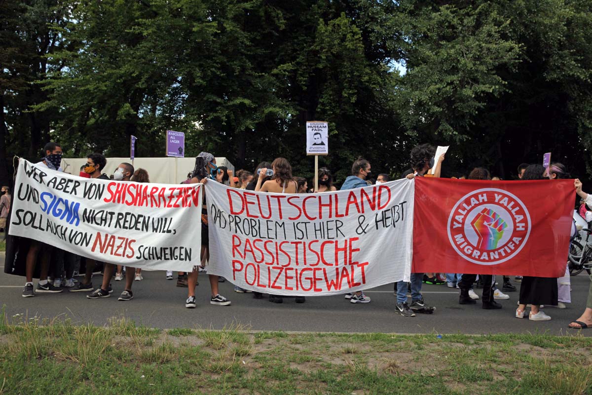 Deutschland hat ein #Rassismusproblem - Aktionswochenende gegen Polizeigewalt, Berlin Juli 2020: Array