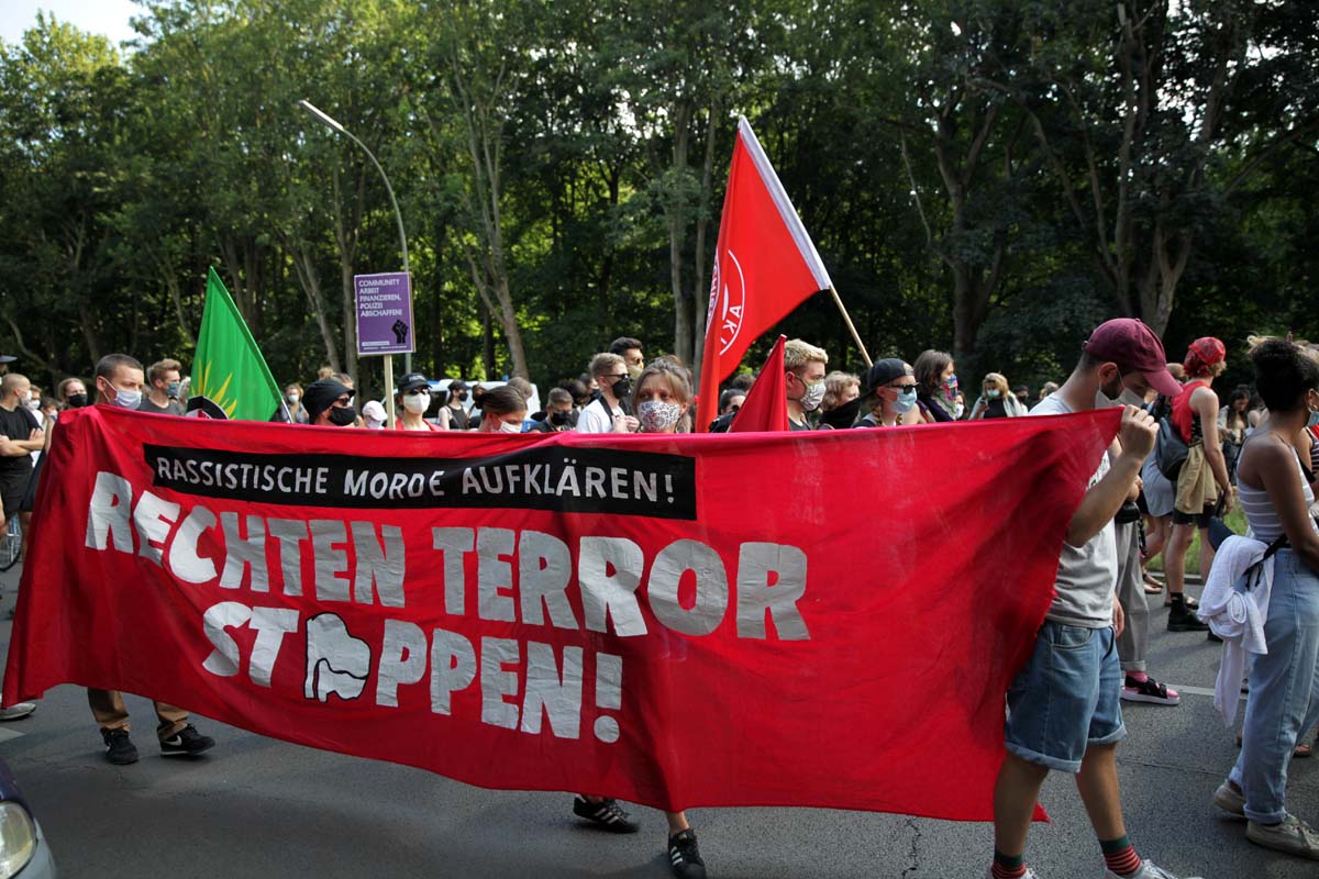 Deutschland hat ein #Rassismusproblem - Aktionswochenende gegen Polizeigewalt, Berlin Juli 2020: Array