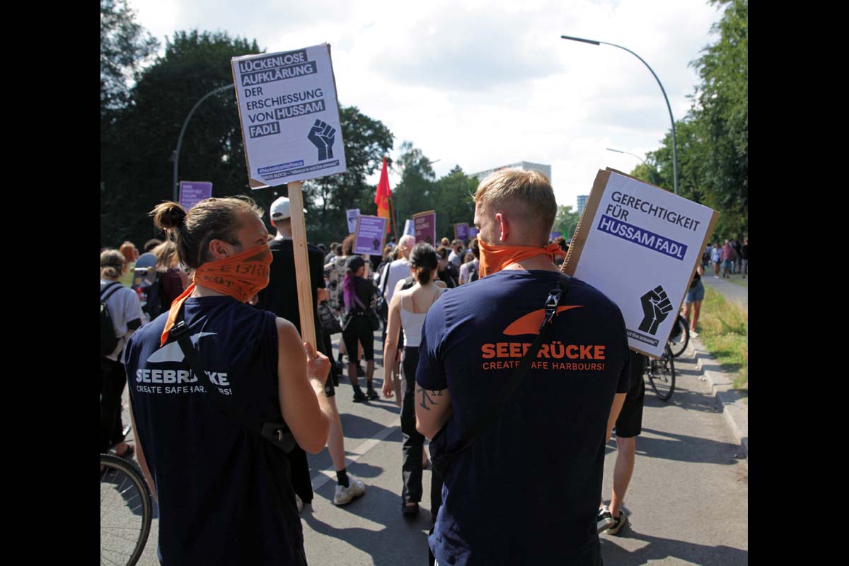 Deutschland hat ein #Rassismusproblem - Aktionswochenende gegen Polizeigewalt, Berlin Juli 2020: Array