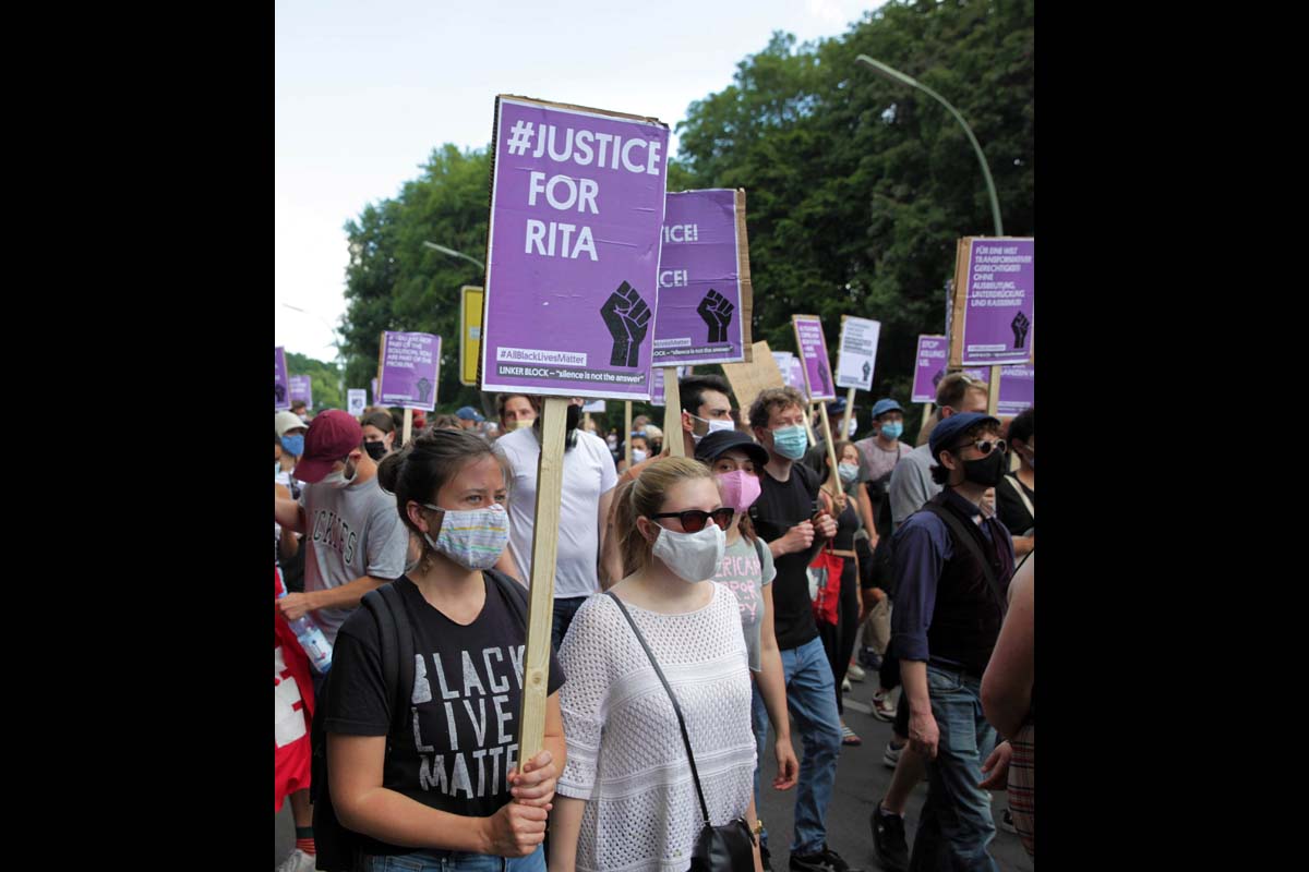 Deutschland hat ein #Rassismusproblem - Aktionswochenende gegen Polizeigewalt, Berlin Juli 2020: Array