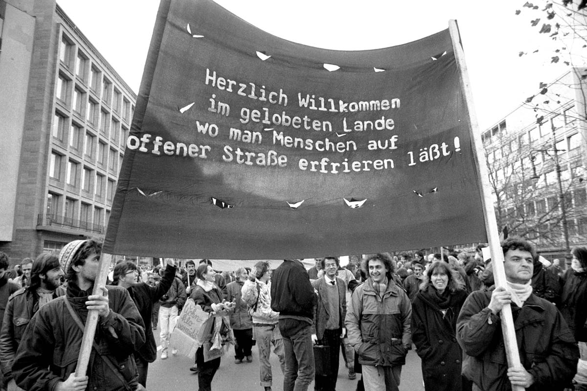 Demo gegen eine Wiedervereinigung: Array
