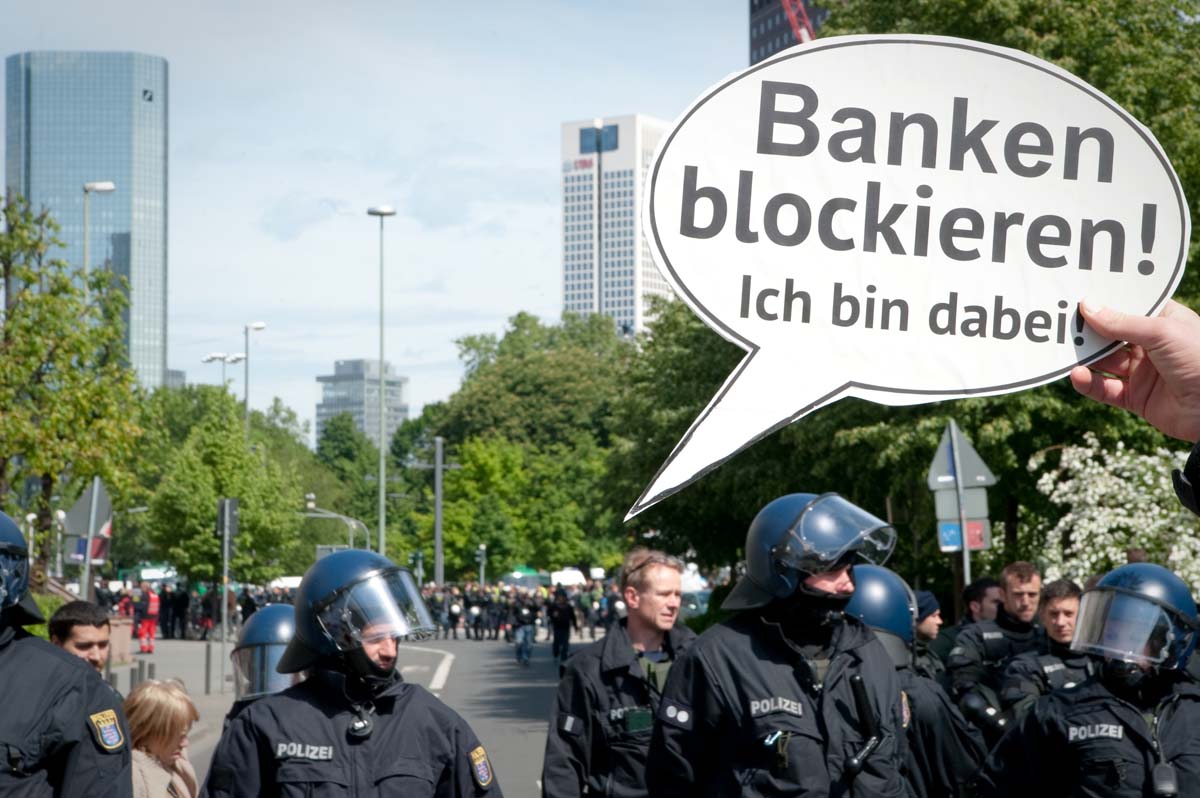 Blockupy Frankfurt: Array