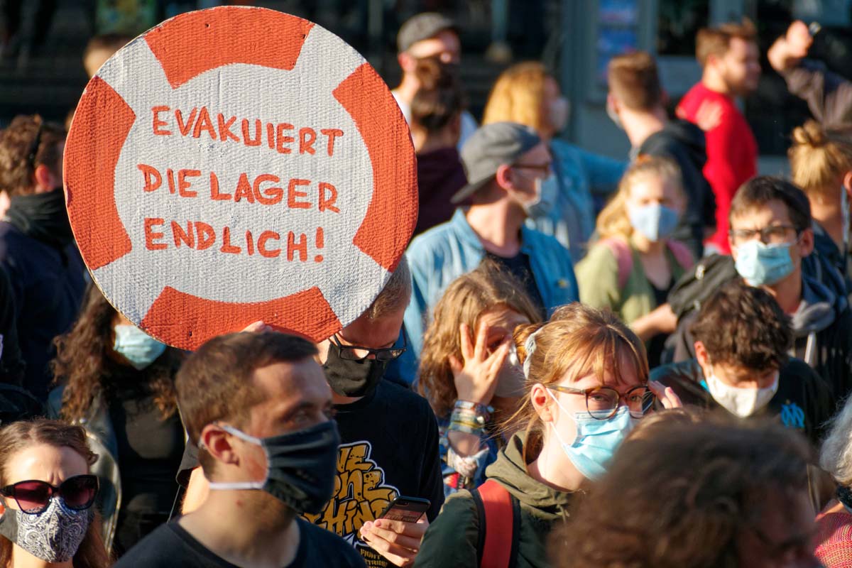 Aktion der Seebrücke zu Moria: Array