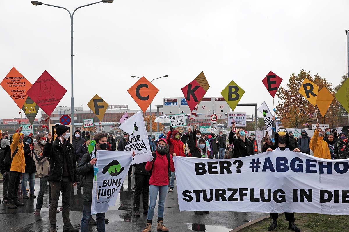 Demonstration #Abgehoben 31.10.2020: Array