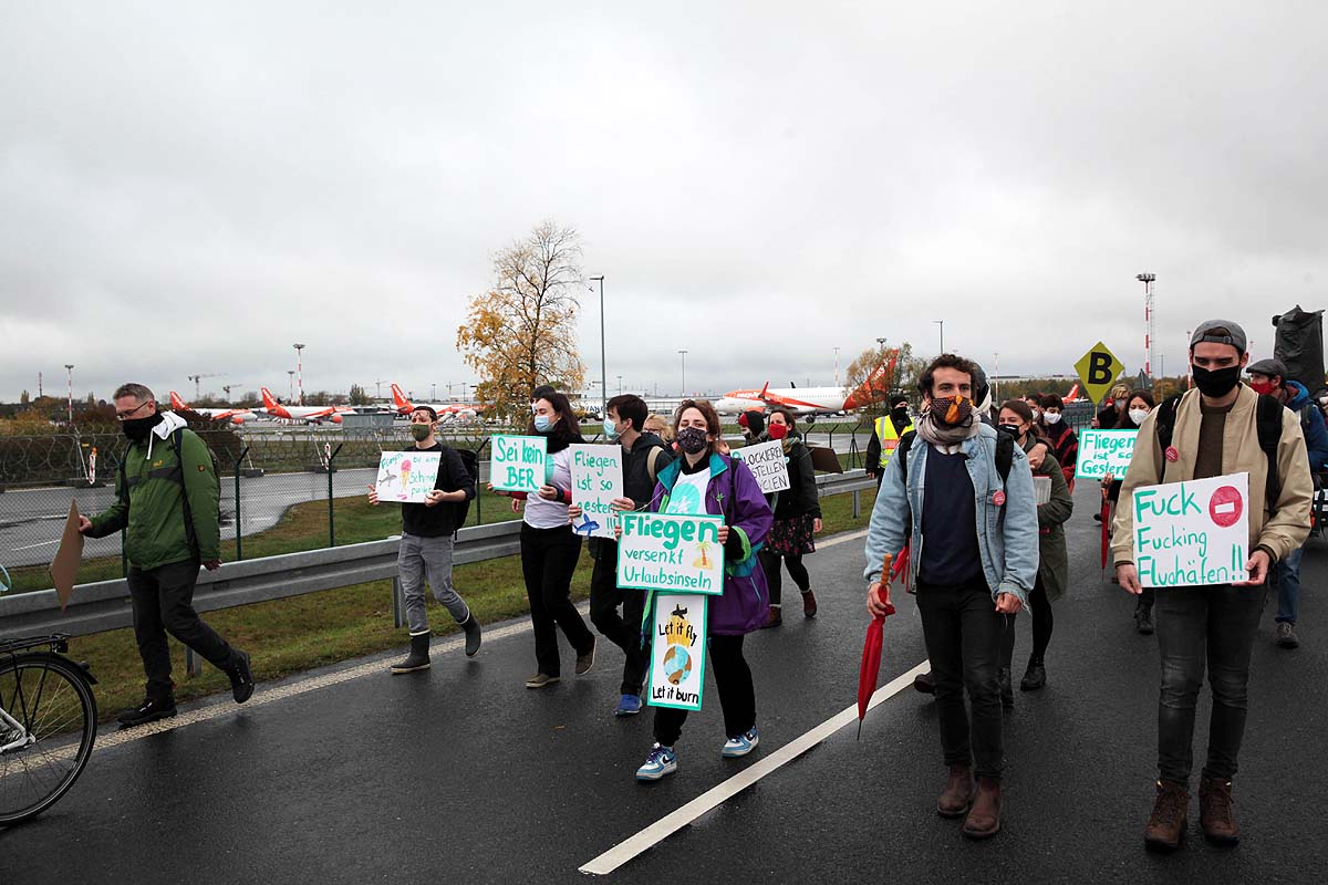 Demonstration #Abgehoben 31.10.2020: Array