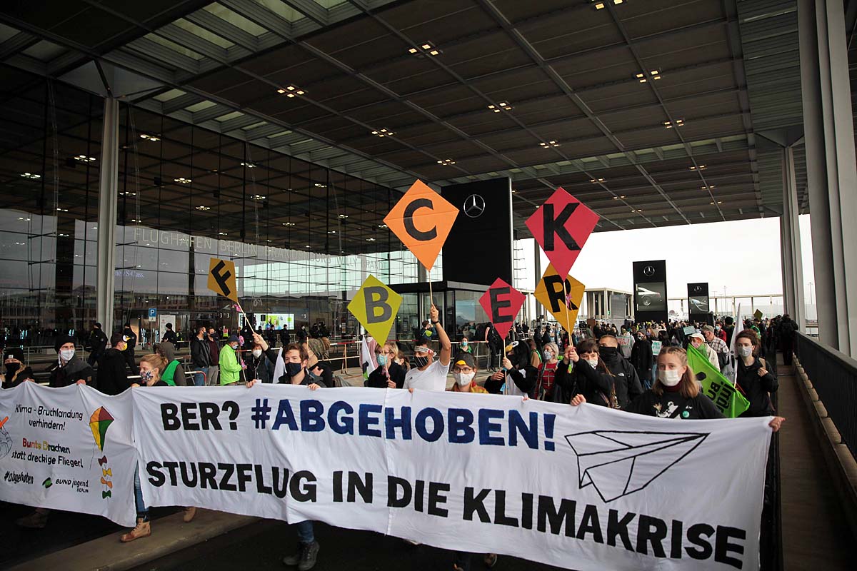 Demonstration #Abgehoben 31.10.2020: Array