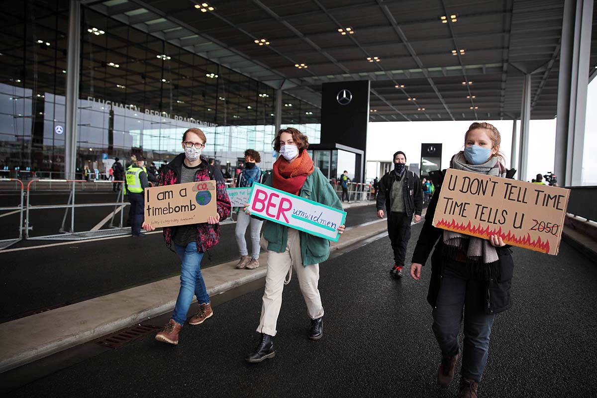 Demonstration #Abgehoben 31.10.2020: Array
