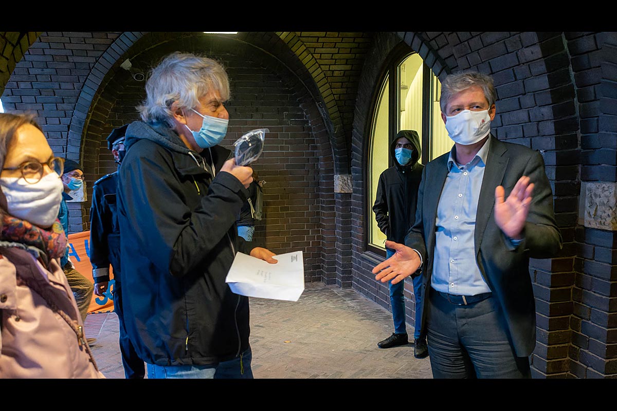 ZEA Rahlstedt – Kundgebung vor der Hamburger Innenbehörde: Array