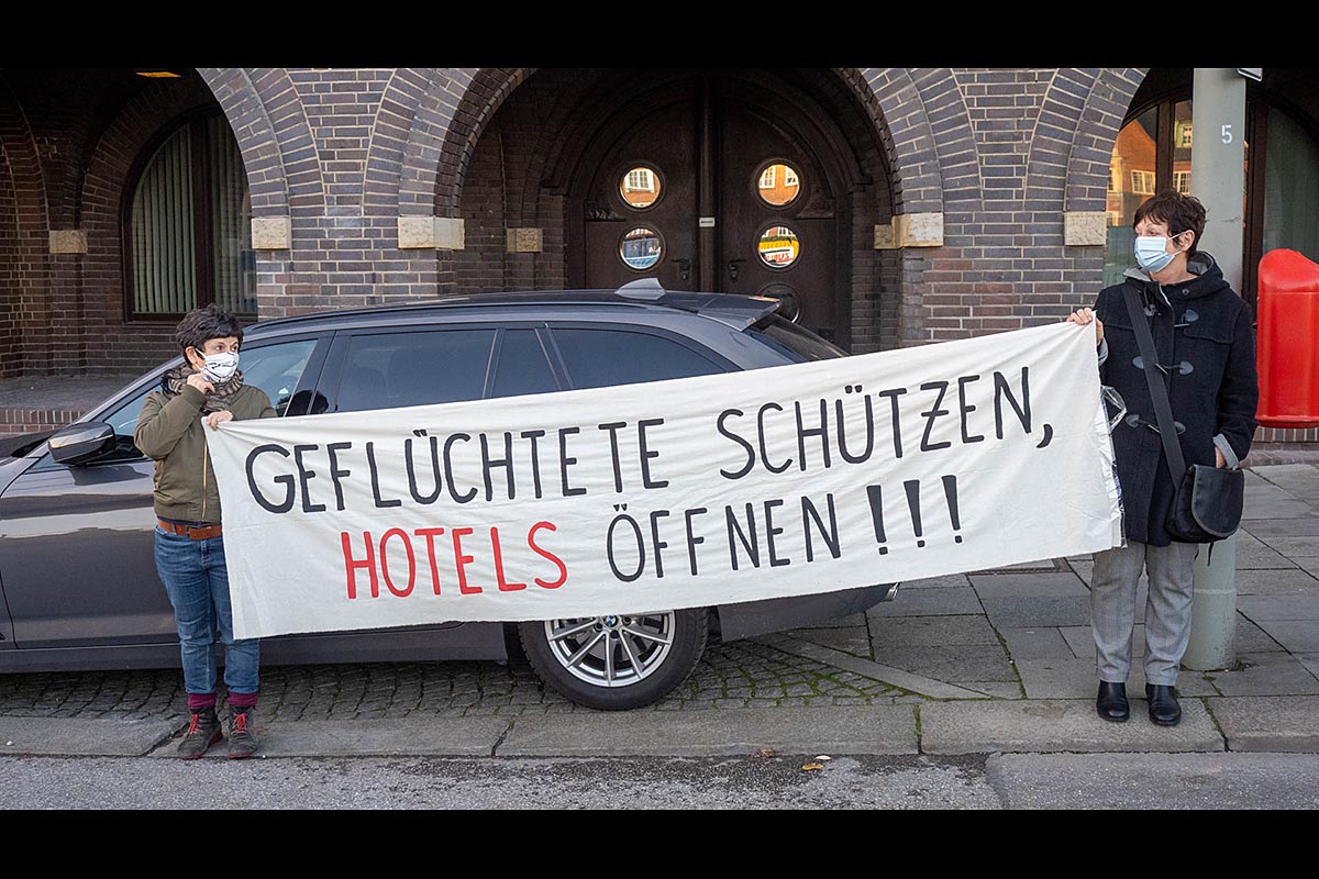 ZEA Rahlstedt – Kundgebung vor der Hamburger Innenbehörde: Array