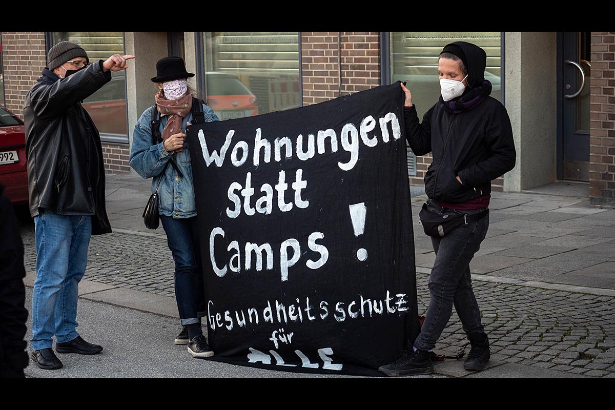 ZEA Rahlstedt - Kundgebung vor der Hamburger Innenbehörde: Array