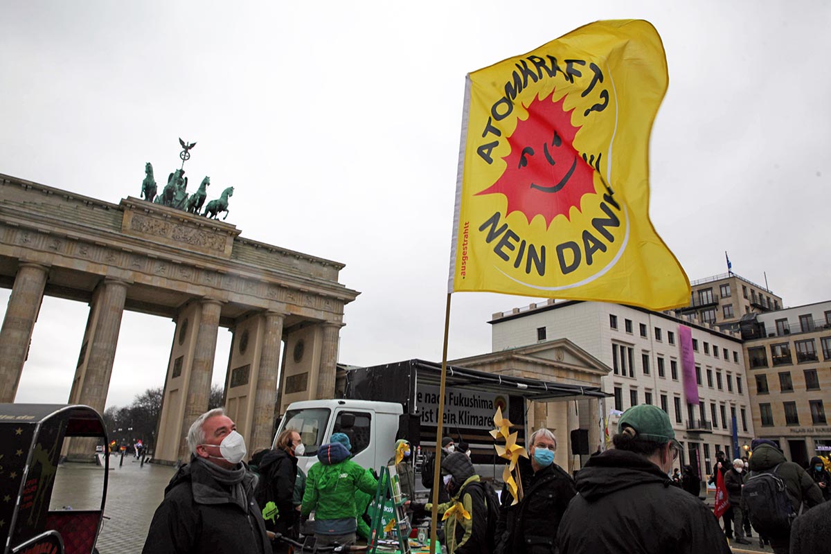 10 Jahre nach Fukushima: Atomkraft ist kein Klimaretter! Berlin 6. März 2021: Array