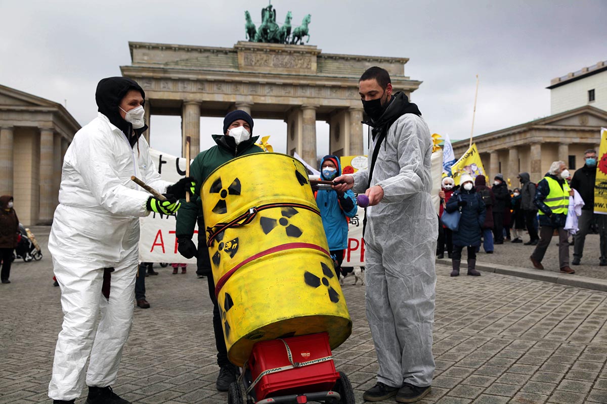 10 Jahre nach Fukushima: Atomkraft ist kein Klimaretter! Berlin 6. März 2021: Array
